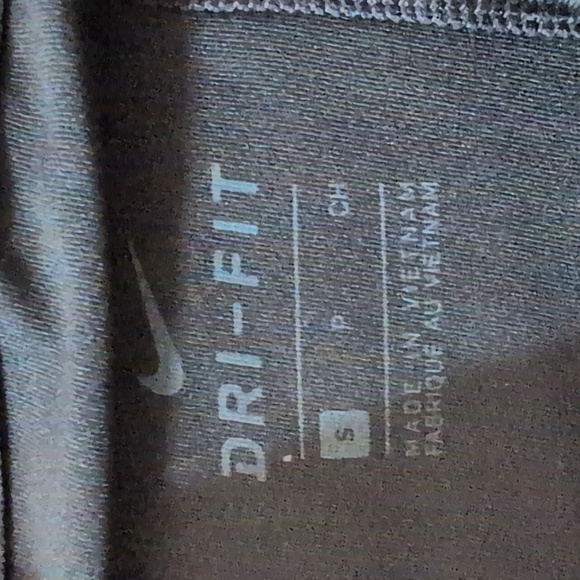 Nike Pro Black Capri Athletic Workout Leggings Size Small - Picture 3 of 5